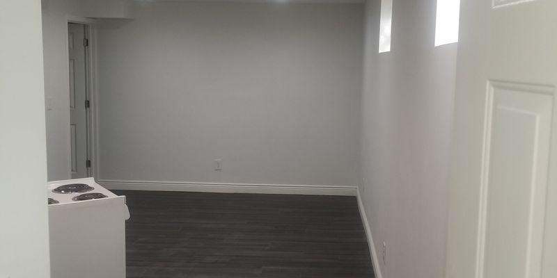 Cincinnati Apartment: 518 Clinton Springs Ave