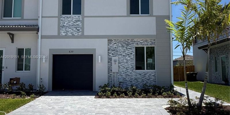 Homestead House: 630 SE 15th CT