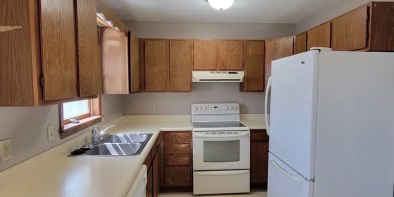 Brookings House: 1026 Castlewood Dr