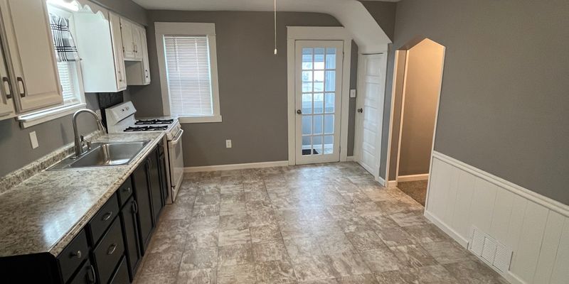 Erie House: 1440 E 9th St