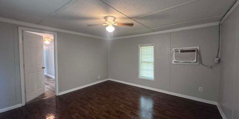 b2cce8f6-0469-4a39-8849-993e2d559f0f.jpg