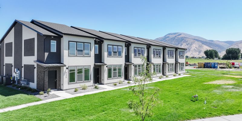 Nibley House: 3410 1010 W