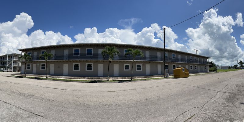 Pahokee Apartment: 354 Rardin Ave