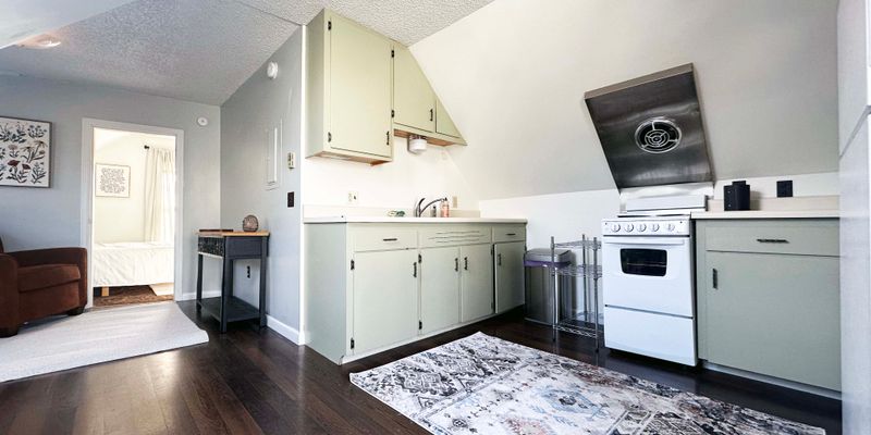 Waterville Apartment: 13 Center St