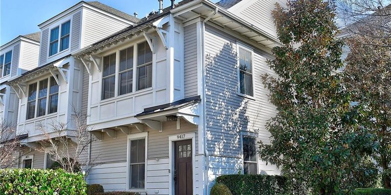 Norfolk House: 9417 27th Bay St