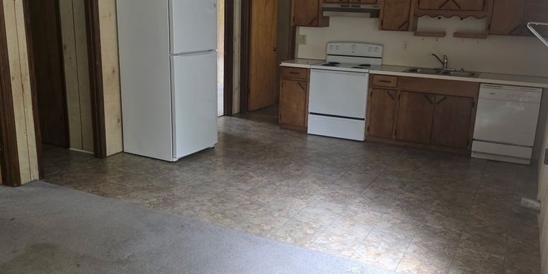 Leesville Apartment: 347 Watson Rd
