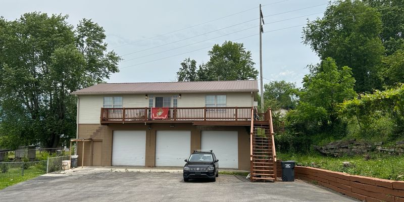 Harrogate House: 237 Kingsley Dr