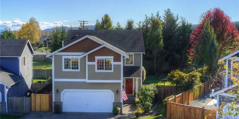 Orting House: 1307 Riddell Ave NE