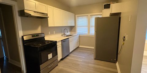 3706 Apartment 2 (6).jpeg