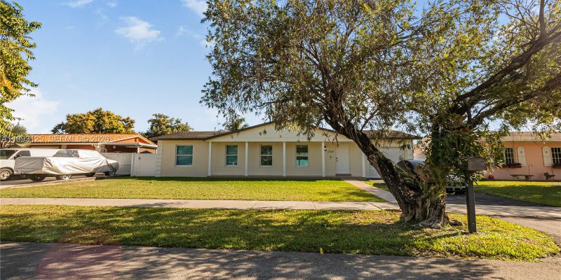 Miami House: 12020 SW 108th St