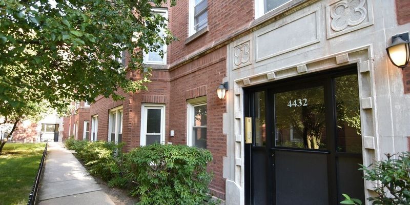 Chicago Apartment: 4424 N Wolcott Ave