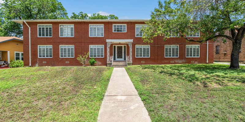 San Antonio Apartment: 417 W Gramercy Pl