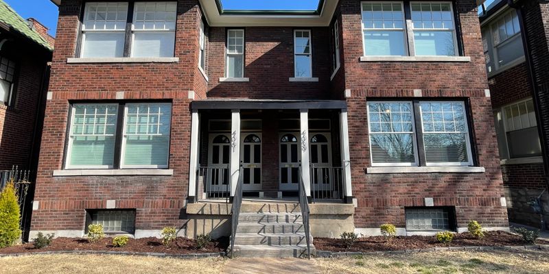 St. Louis House: 4059 Shaw Blvd