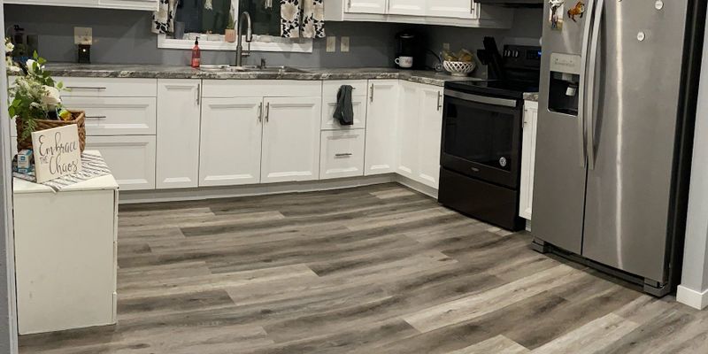 Litchfield Apartment: 619 S Armstrong Ave