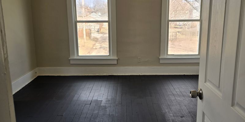 Springfield Apartment: 55-57 W Parkwood Ave