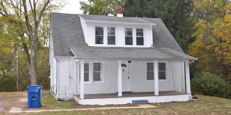 Indian Head House: 5380 Beta Pl