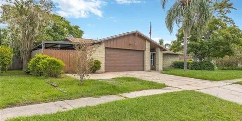 Brandon House: 802 Centerwood Ct