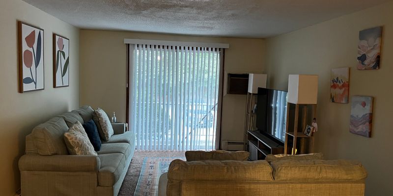 Leominster Apartment: 73 Manchester St