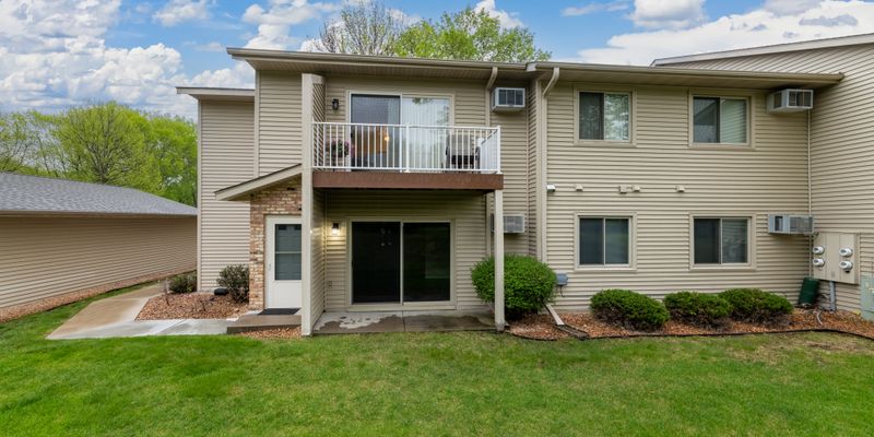 Eden Prairie House: 8856 Jasmine Ln