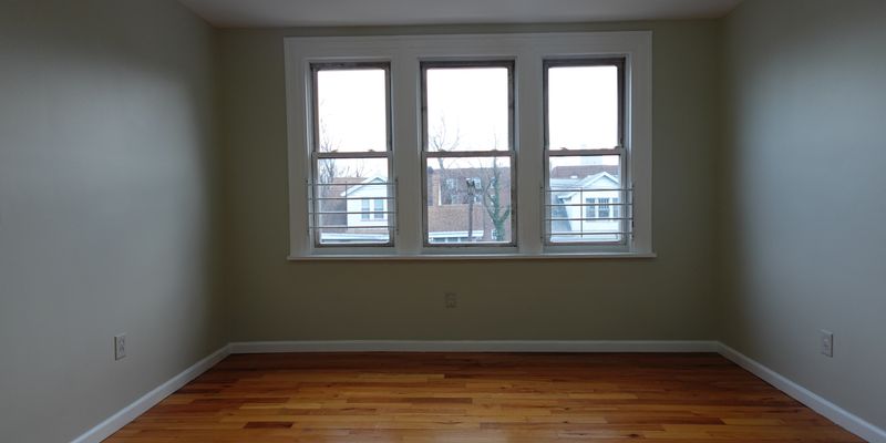 Newark Apartment: 117-119 Parkview Terrace
