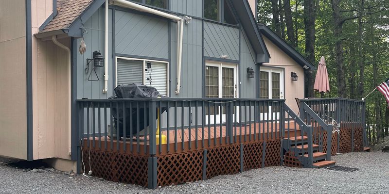 Monroe County House: 255 Mountain View Dr