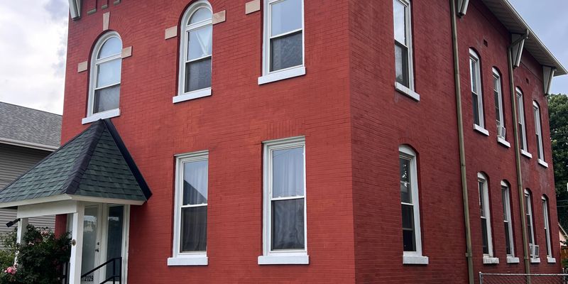 Granite City Apartment: 2129 Delmar Ave