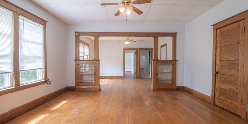 Galesburg Apartment: 43 W North St