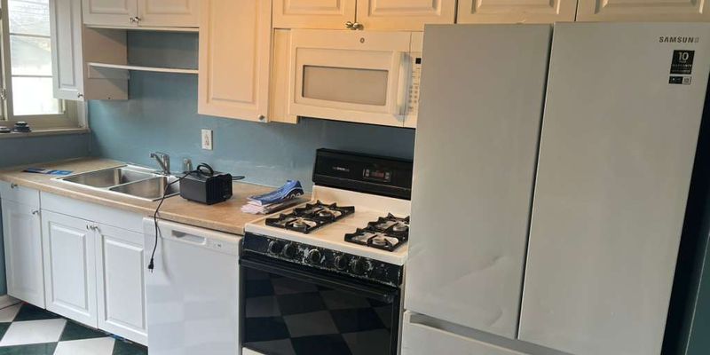 Columbus House: 1738 E Broad St