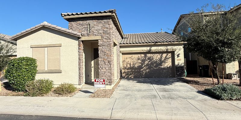Mesa House: 2735 S Eastridge