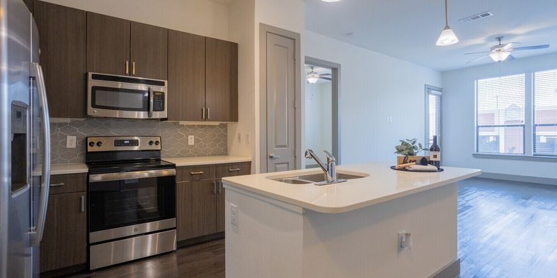 Katy Apartment: 23511 Cinco Ranch Blvd