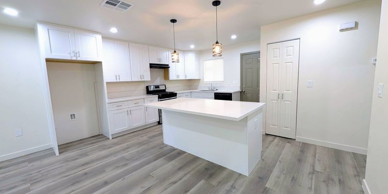 Banning House: 1358 N Murray St