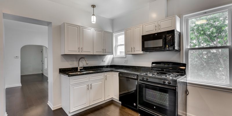Chicago Apartment: 2233 West 21st Street