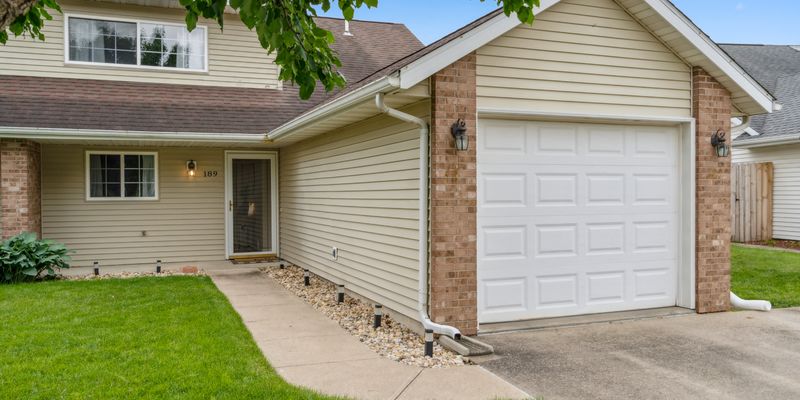 Tiffin House: 189 Stephans St