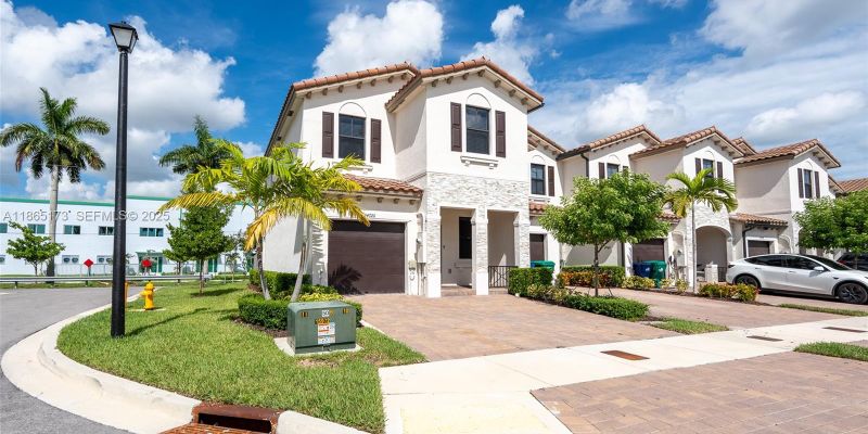 Homestead House: 24720 SW 119th Pl