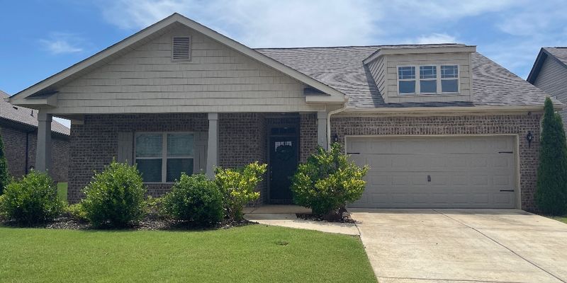 New Market House: 140 Saddle St