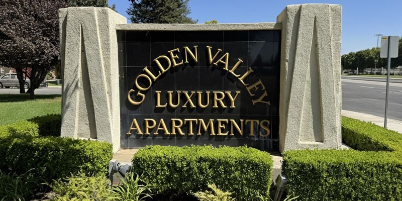 Bakersfield Townhome: 600 Hosking Ave