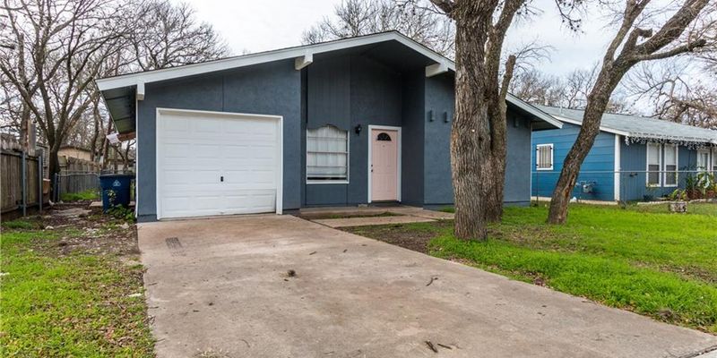 Austin House: 6005 Hogan Ave