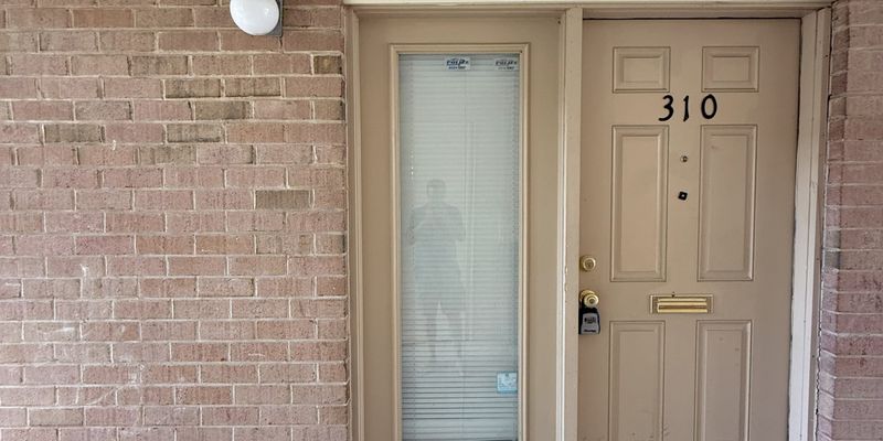 Eagleville House: 310 Centre Ave