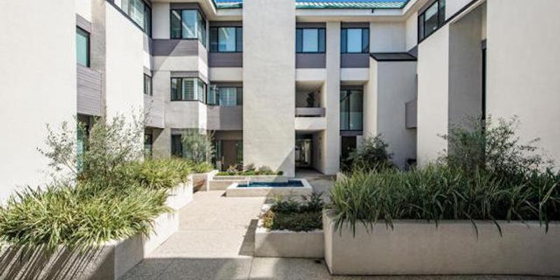 Pasadena House: 300 S Orange Grove Blvd #A10992KL