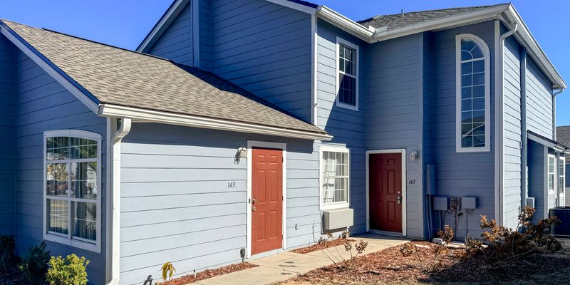 Davenport Apartment: 143 Mango Dr