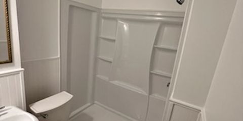 135 Bathroom 2.jpg