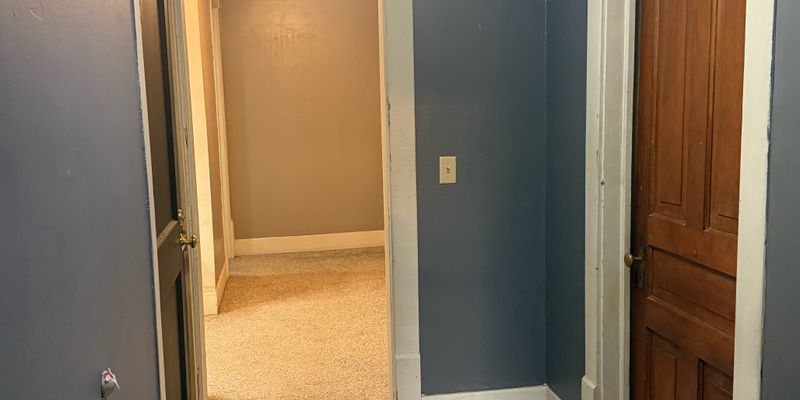 Lafayette Apartment: 213 S 9th St