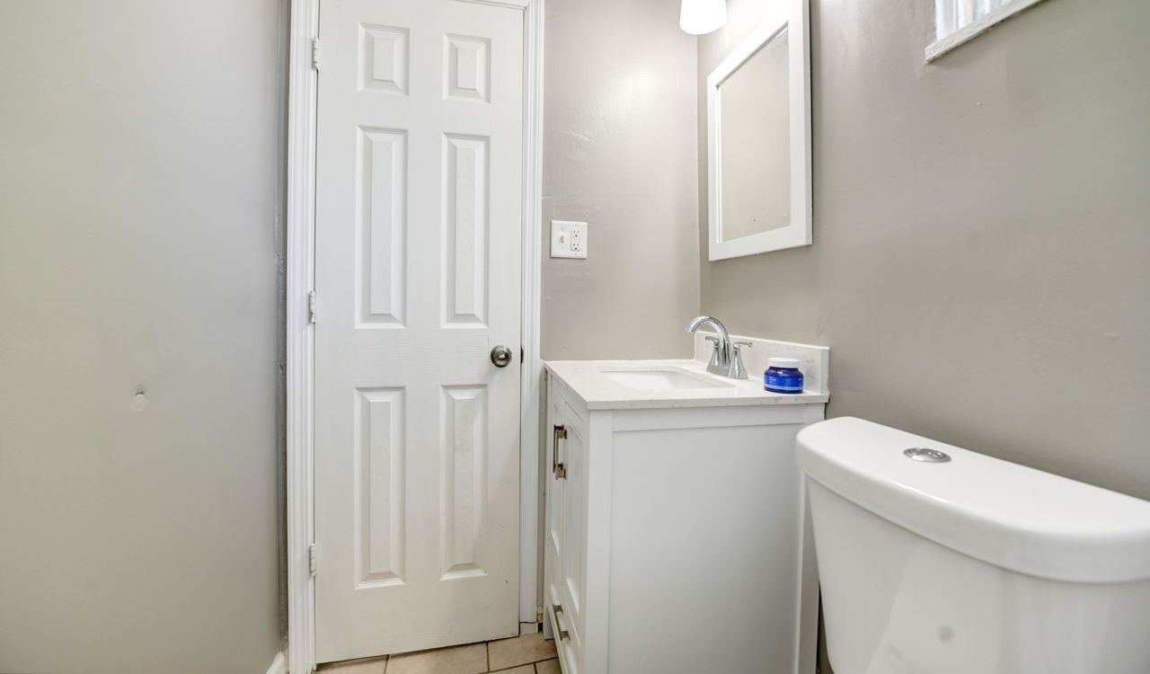 366 Wrexham Ave 366 1-2 photo 13