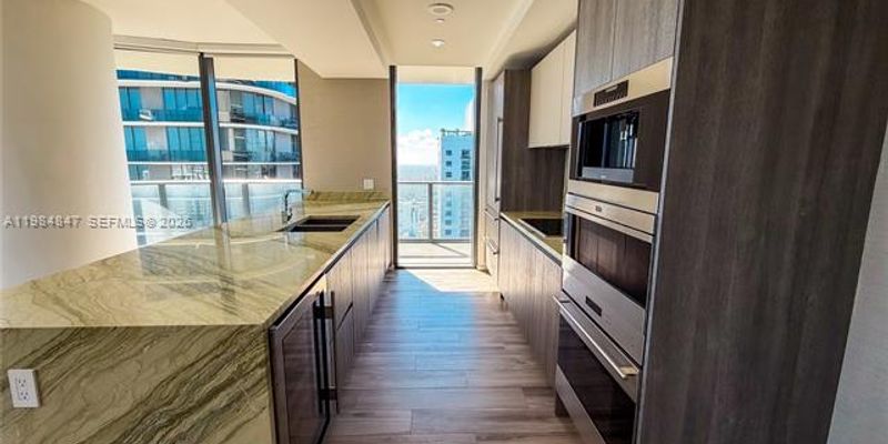 Miami Condo: 801 S Miami Ave