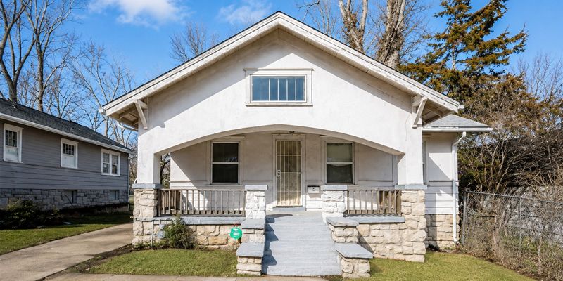 Kansas City House: 1404 E 66 St