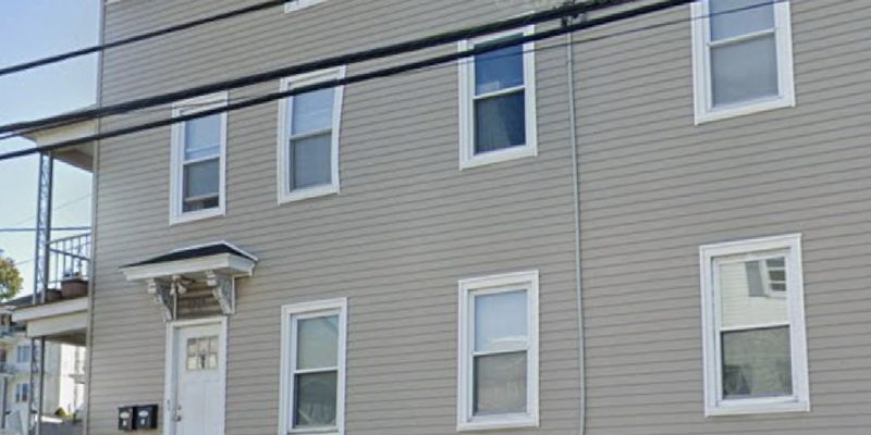 Fall River Apartment: 1019 N Main St