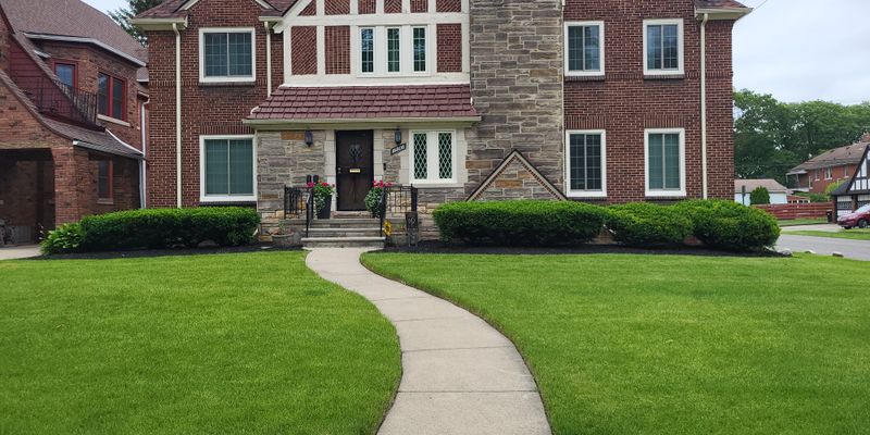 Detroit Apartment: 16806 La Salle Ave