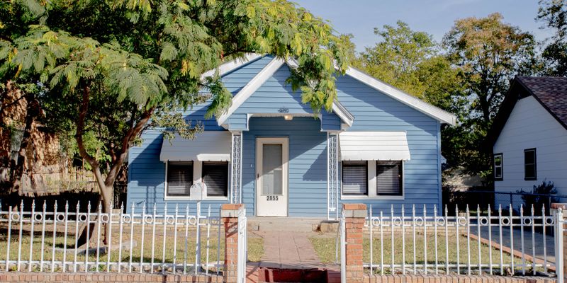 Dallas House: 2855 Sharon St