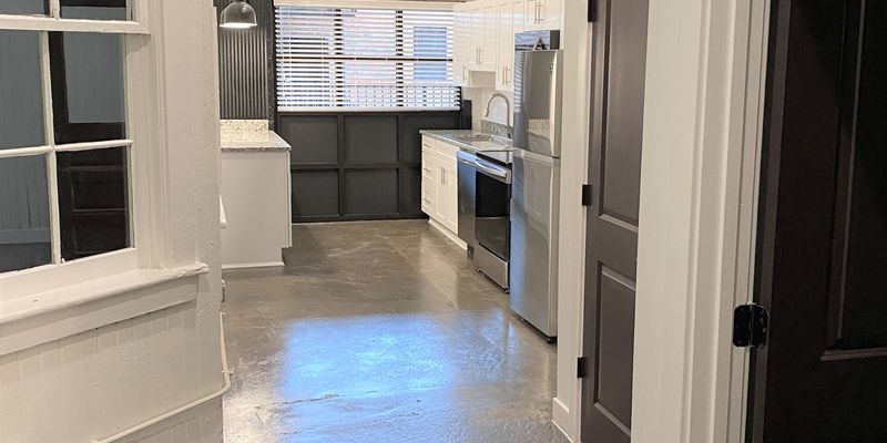 Suffolk Apartment: 410 Wellons St