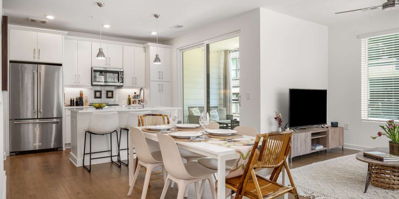 Atlanta House: 404 Pratt Dr SE Unit 1305